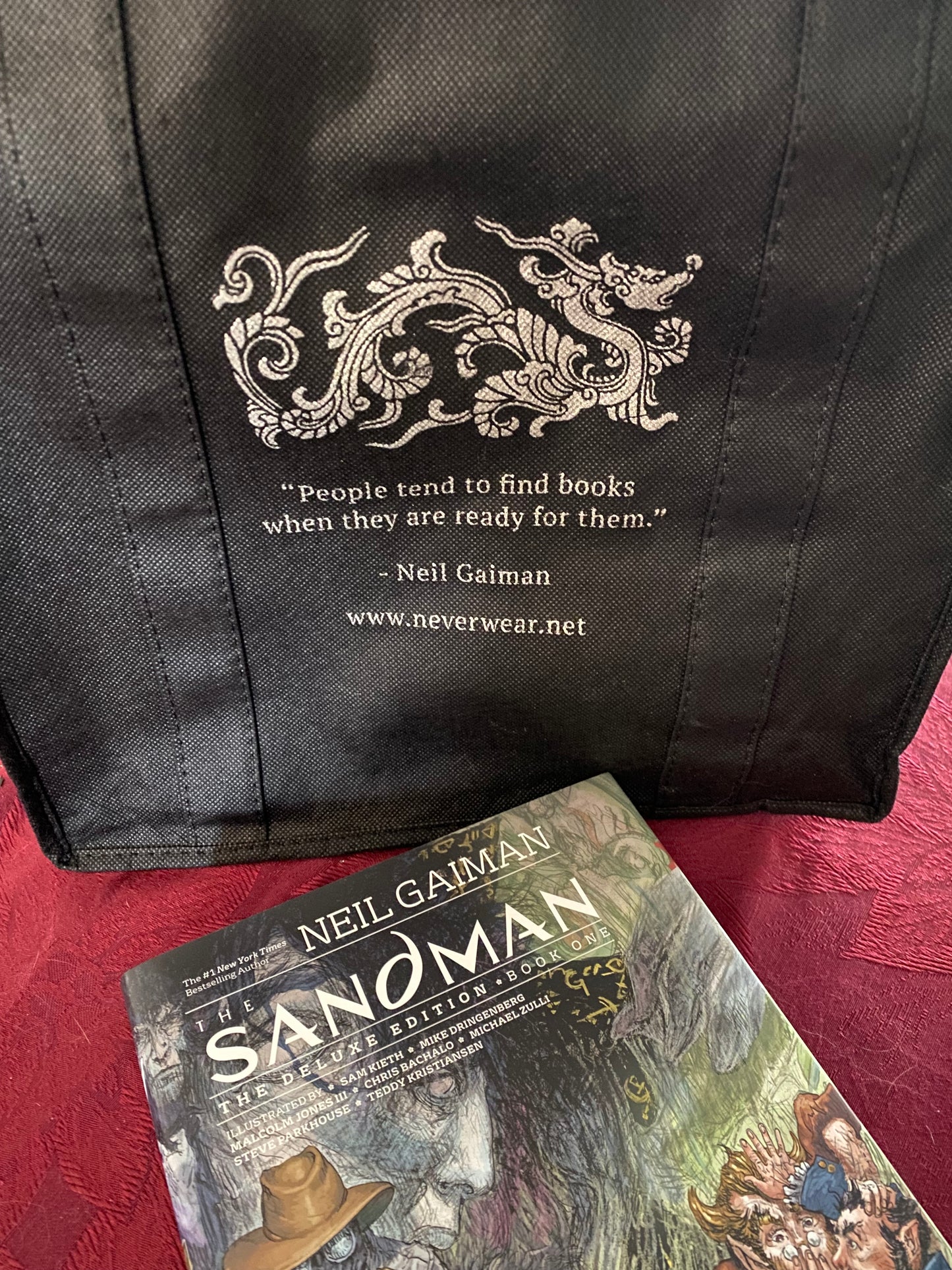 We love this black & silver totebag!